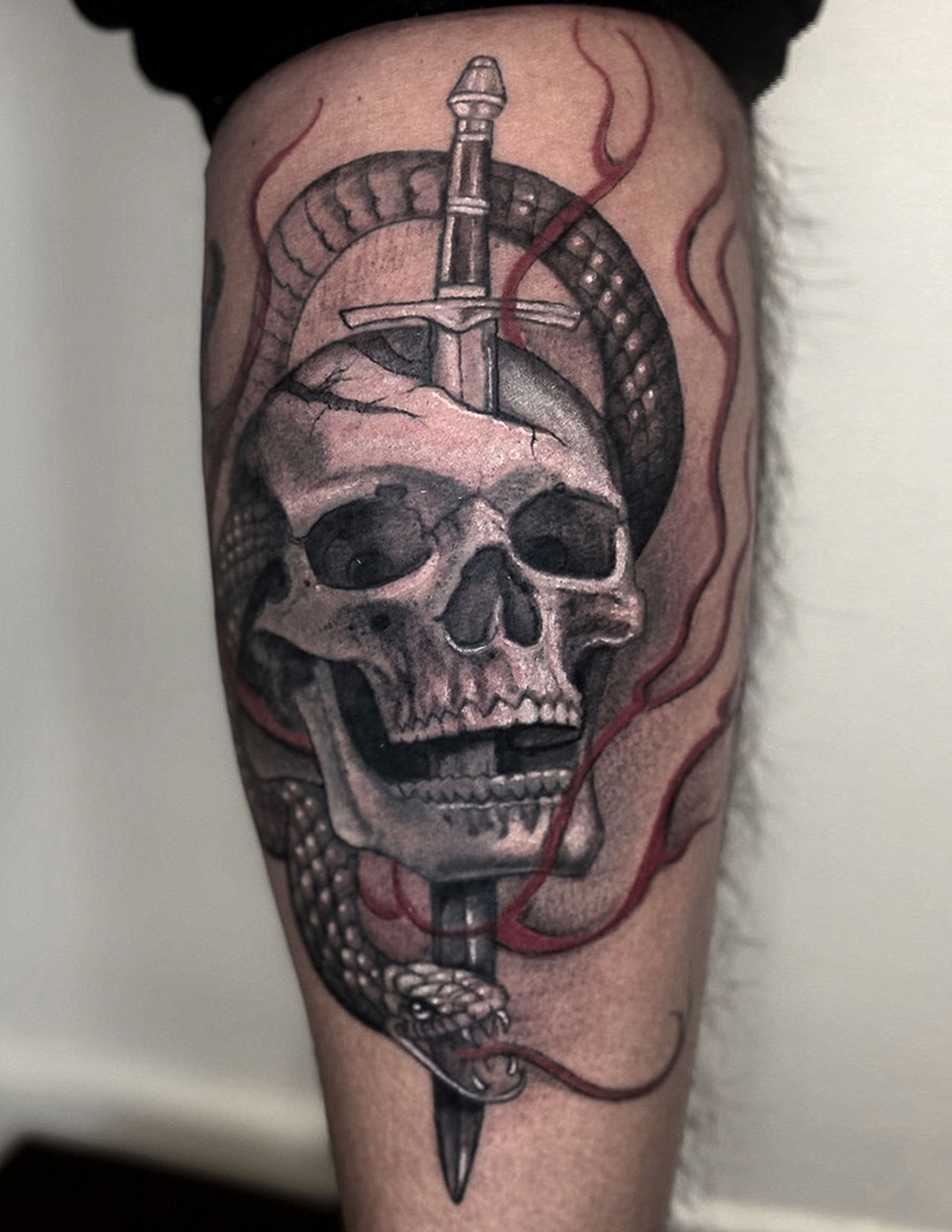 skull-dagger
