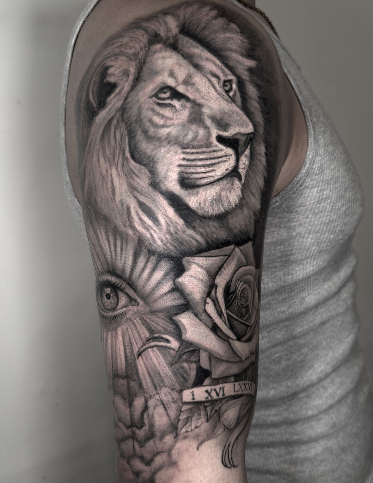 lion-rose-eye3_1200